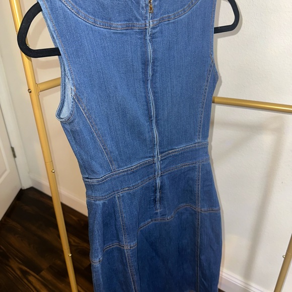 Jean Dress with Back Zipper Mid Length - Picture 6 of 8
